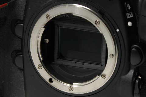 Nikon VAF filter seated flat and parallel to the lens flange